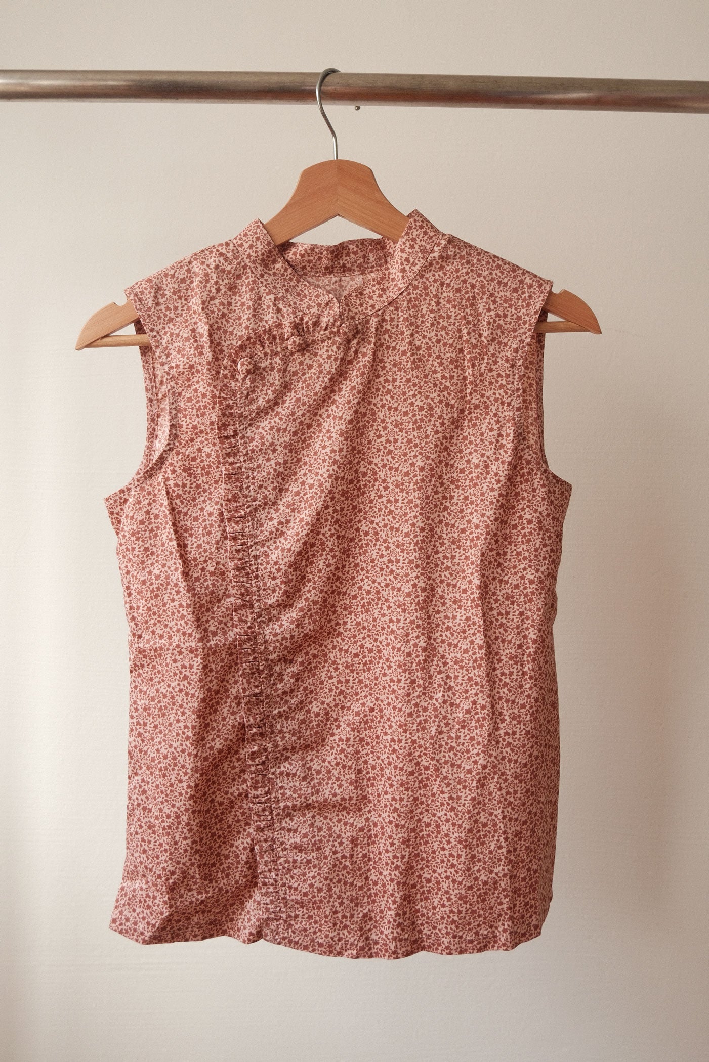 Nowadays Top in red floral (sample, size S)