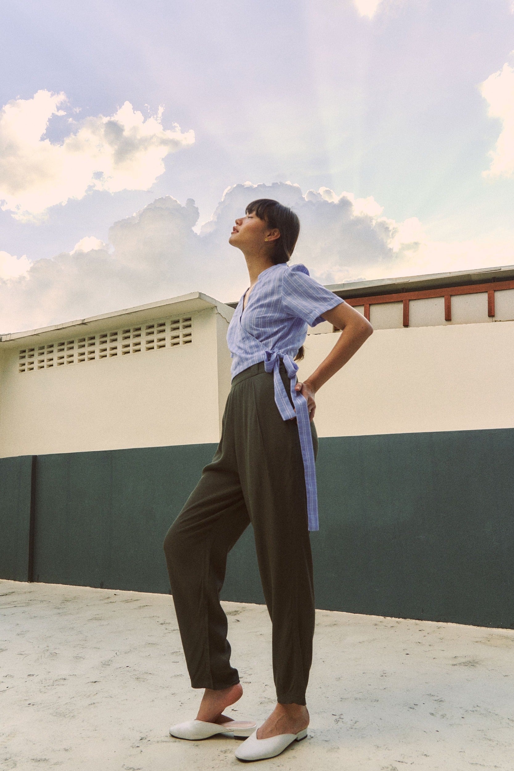 Melody Trousers in olive crepe - Dear Samfu