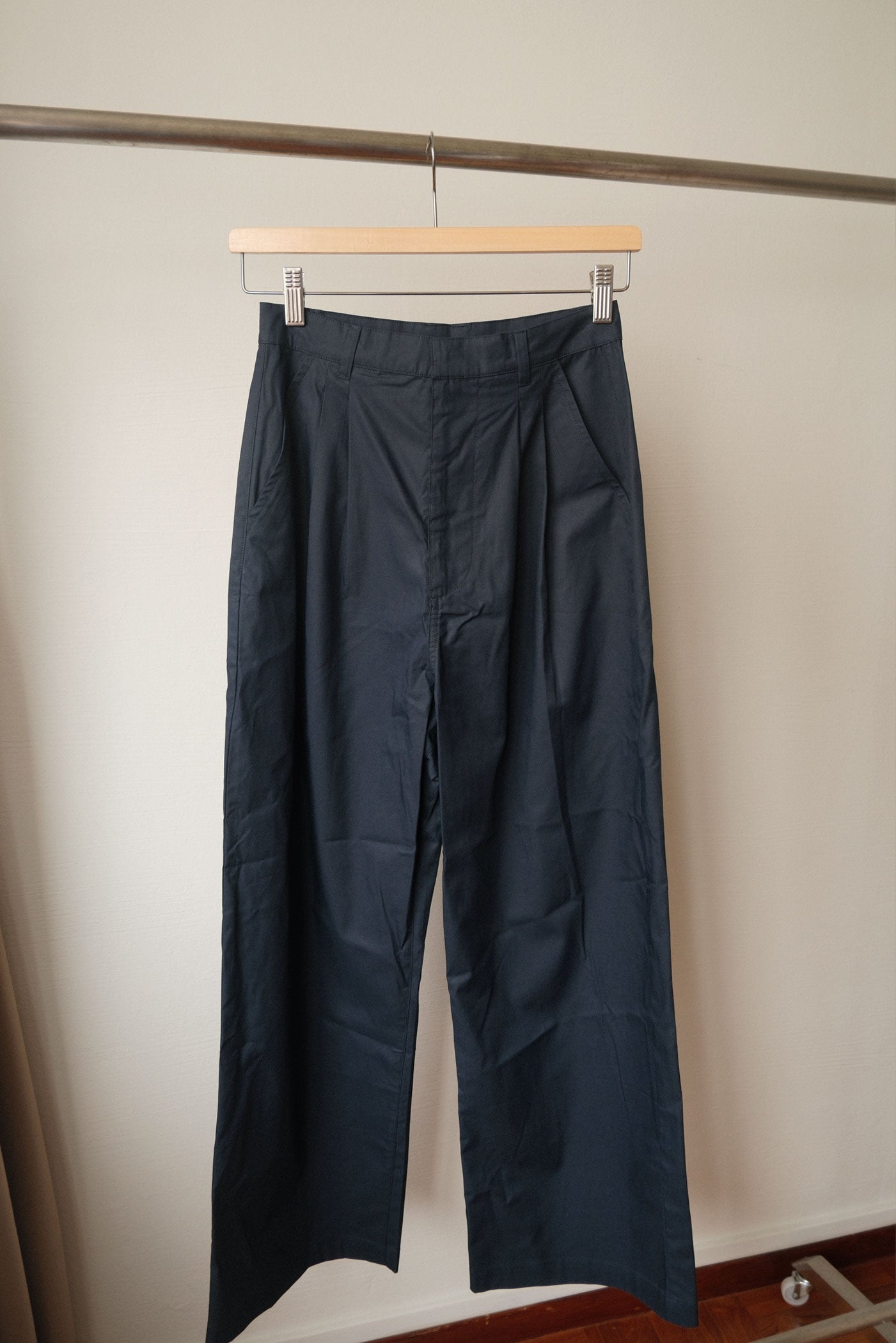 Core Trousers in navy (sample, size S)