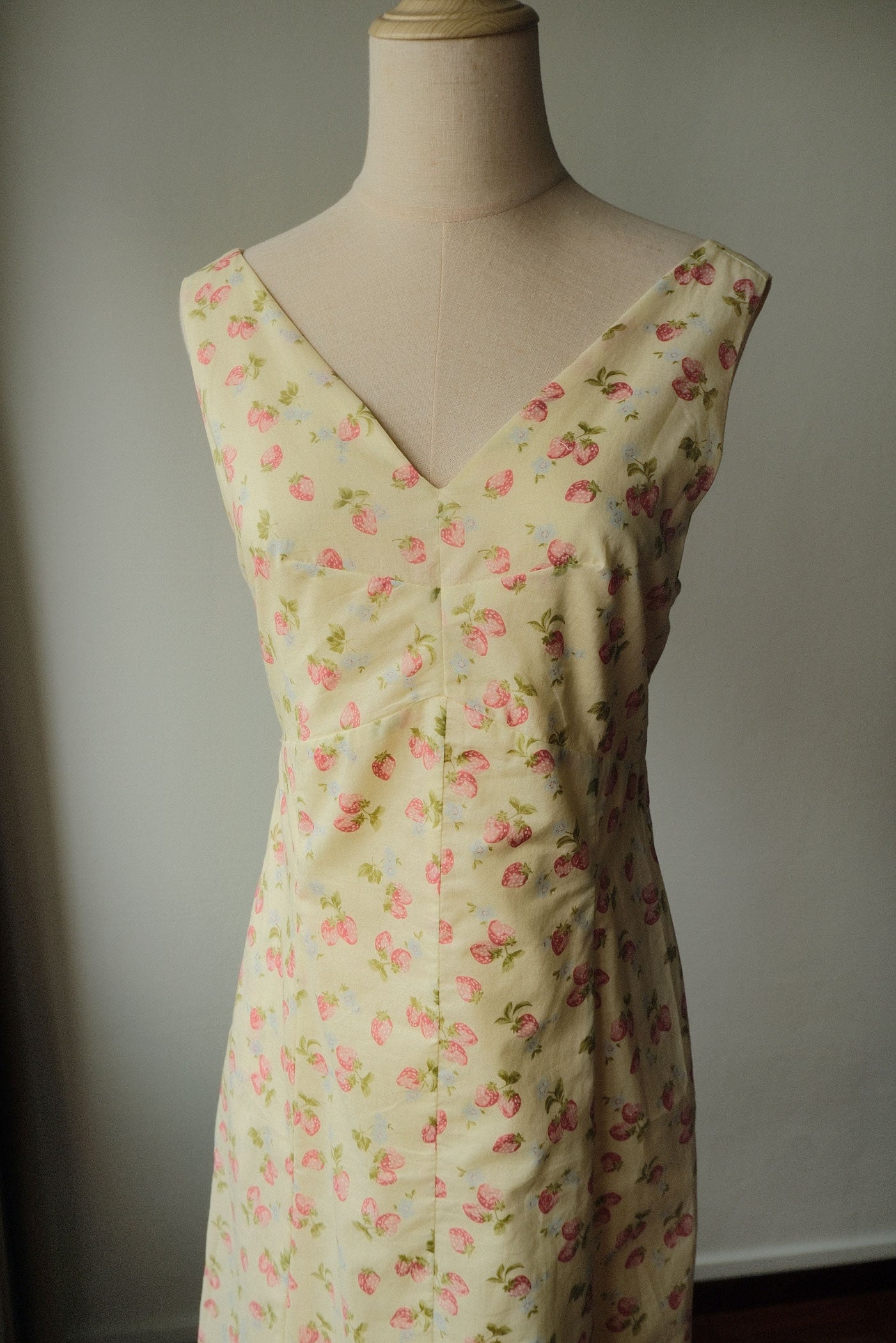 Muse Dress in yellow strawberry (sample, size S)
