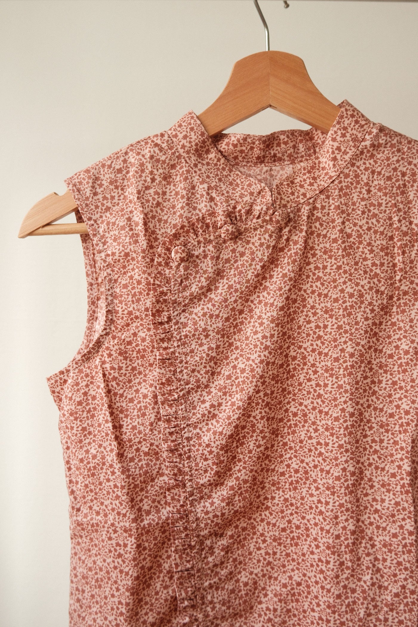 Nowadays Top in red floral (sample, size S)