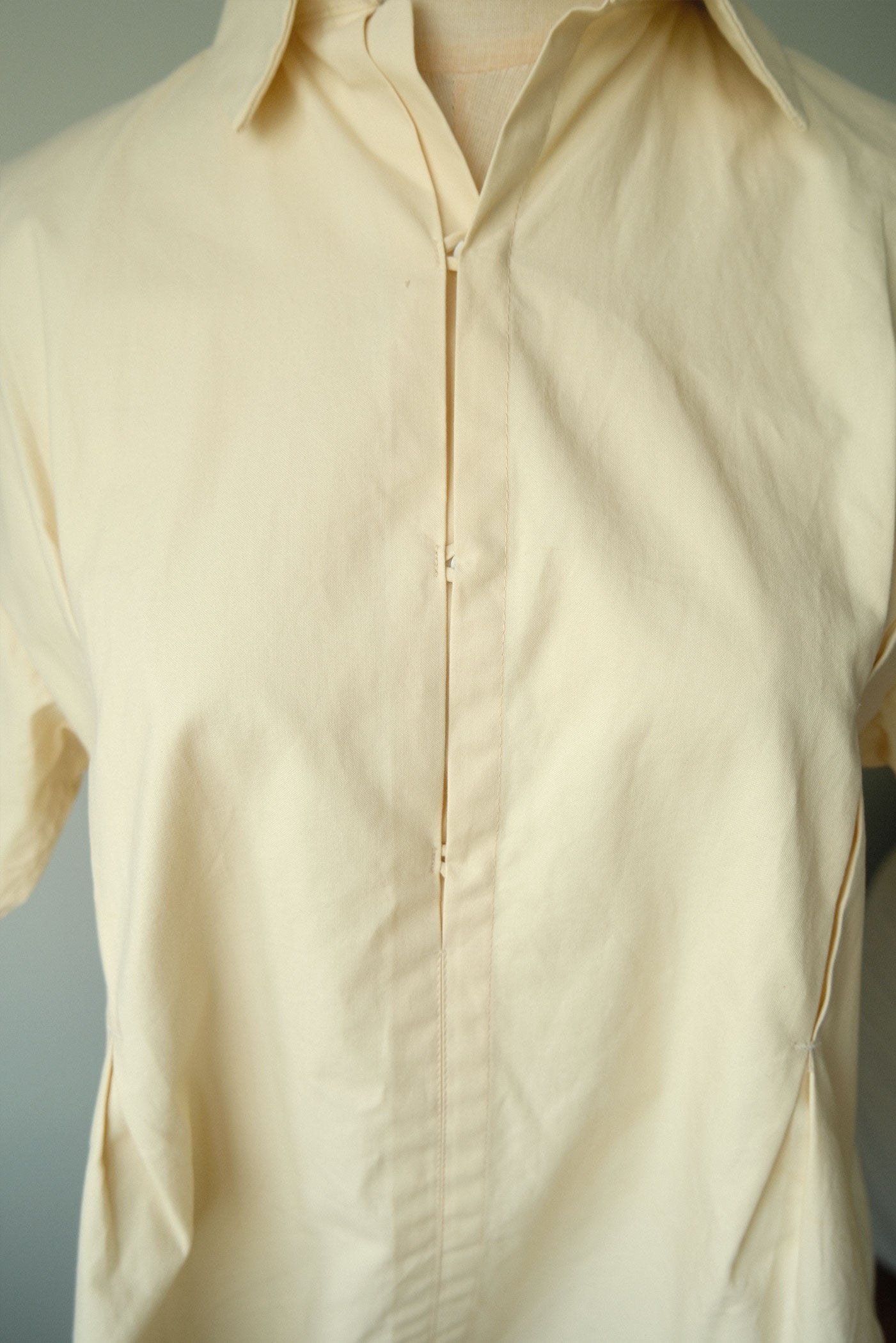 Samfu Shirt in cream (sample, size S/M)