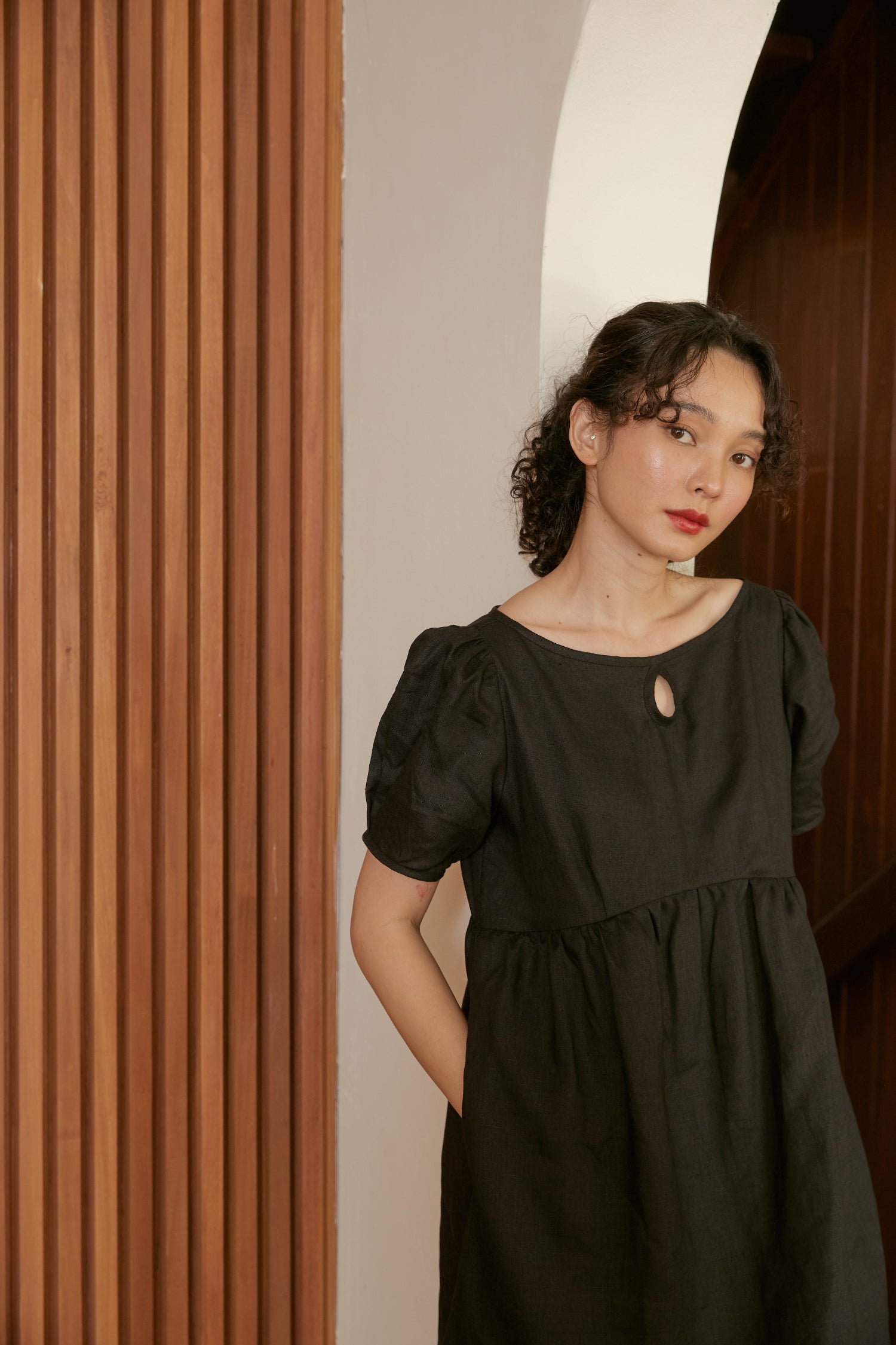 Lunar dress in black linen - Dear Samfu